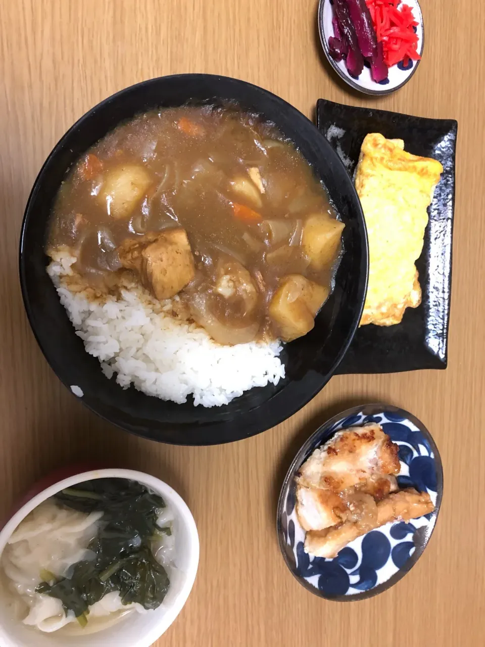 Snapdishの料理写真:カレーと油淋鶏とワンタンスープ|鶏肉たろうさん