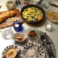 おうちごはん
 #おうちごはん  #フライパンで簡単  #ほうれん草のキッシュ  #パプリカ  #パイ生地なし  #バゲット