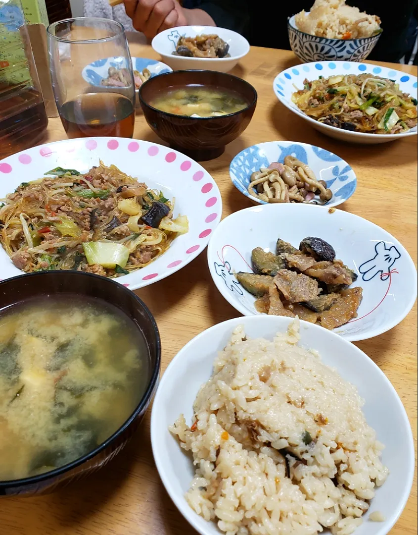 五目炊き込みご飯♡具沢山麻婆春雨|みーさん