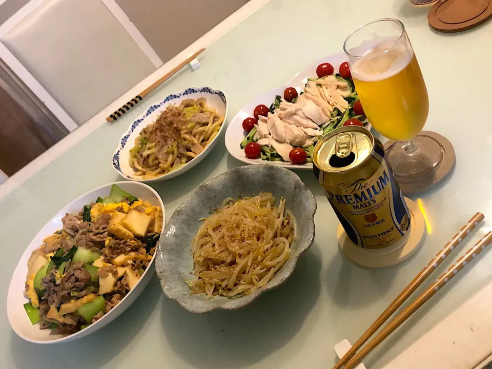 晩ご飯
焼うどん、青梗菜と豚肉の卵炒め
、もやしナムル、蒸し鶏サラダ、
プレミアムモルツ🍻|aco You's nailさん