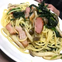 Snapdishの料理写真:ほうれん草とキノコとベーコンのパスタ|のっずーさん