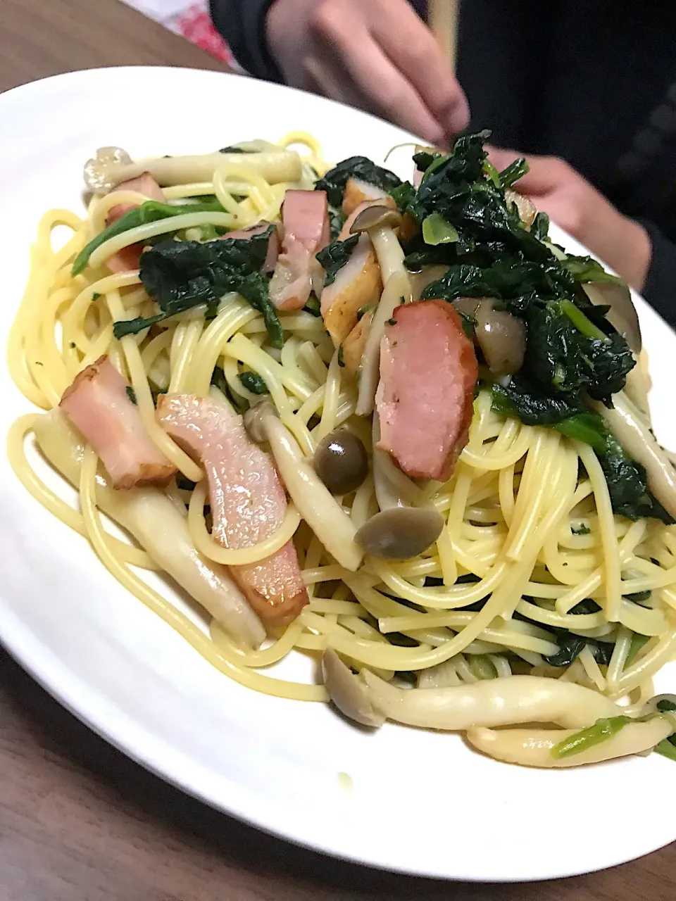 Snapdishの料理写真:ほうれん草とキノコとベーコンのパスタ|のっずーさん