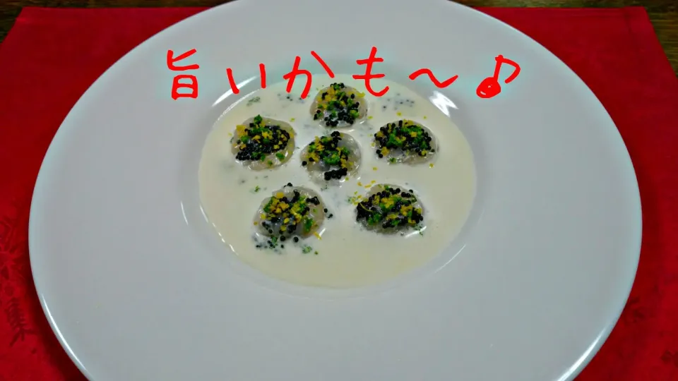 Snapdishの料理写真:ホタテ貝柱のキャビア入りクリームソース|マイケルの料理さん