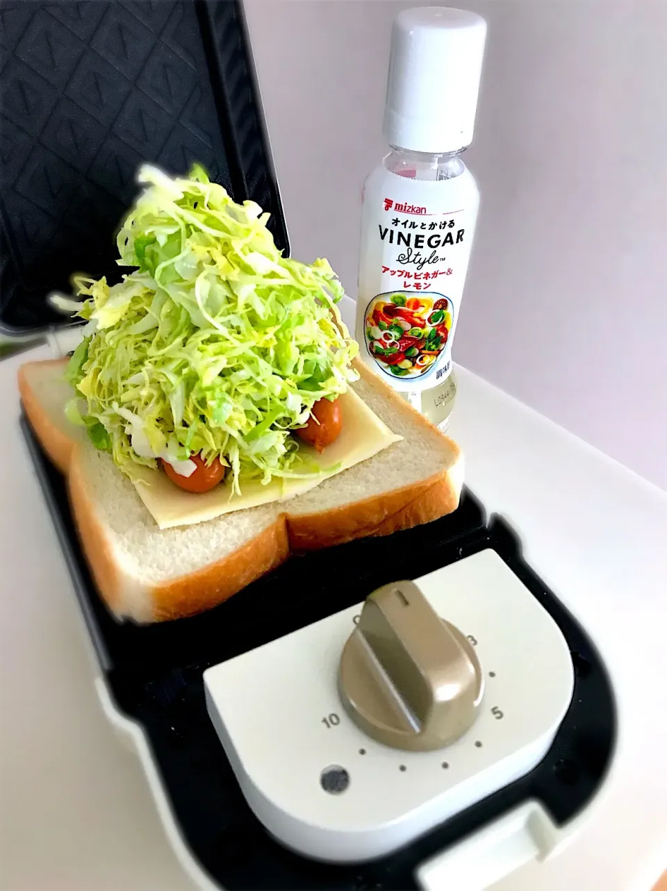 Snapdishの料理写真:春キャベツの簡単コールスローでホットサンド🍞|ふぅさん