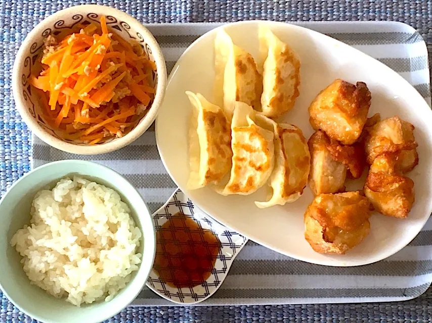 鶏胸いっぱい餃子唐揚げランチ|kurakusaさん