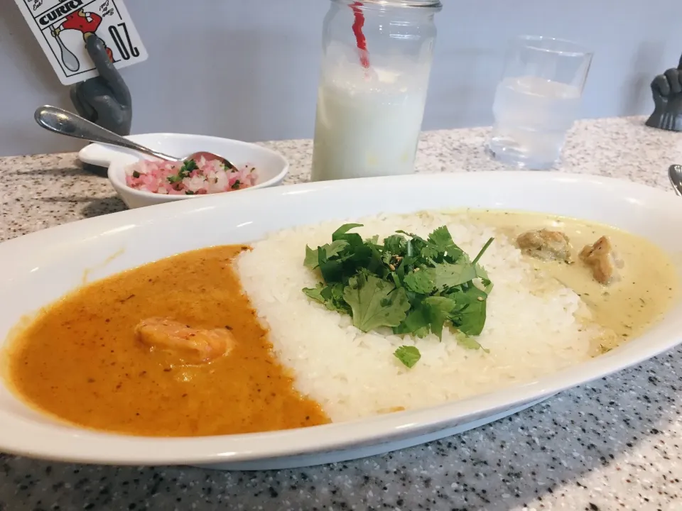 Snapdishの料理写真:シュリンプレッドカレー＆チキングリーンカレー🍛|chan mitsuさん