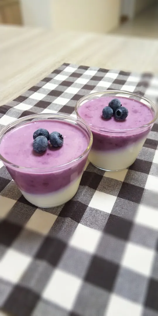 panna cotta et mousse aux myrtilles|mickamisaさん