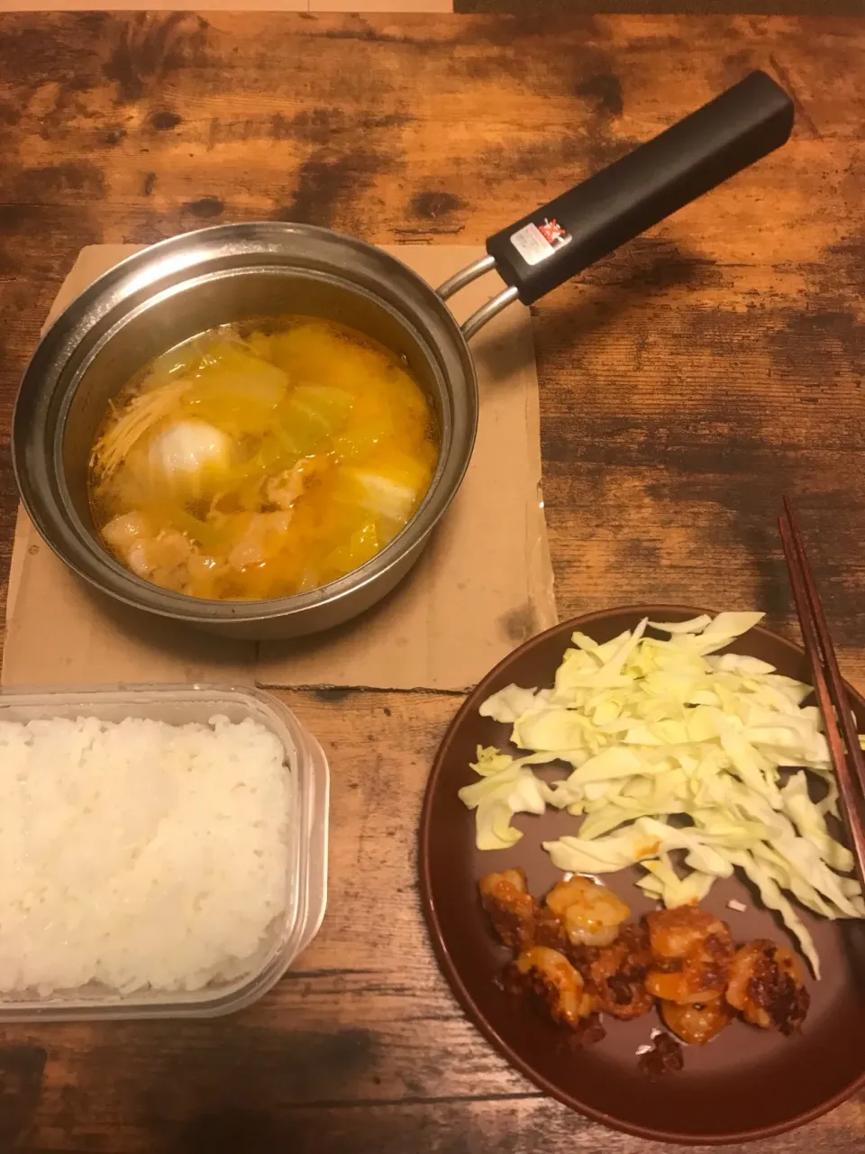 ズボラ男子の料理成長期
とり野菜みそ鍋(ピリ辛)
エビチリ(ケッチャプ＋マヨネーズ＋醤油＋塩)|ズボラさん