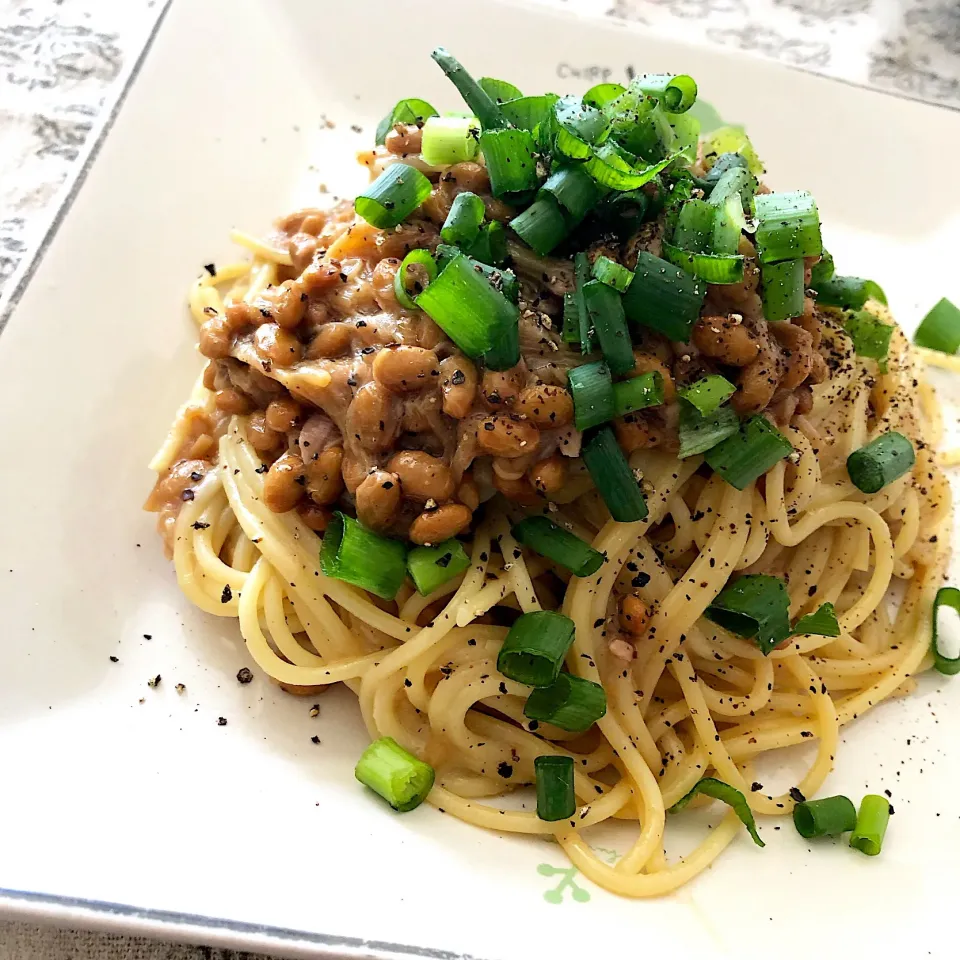 納豆とナメタケとツナの和風パスタ|カウンター嬢さん