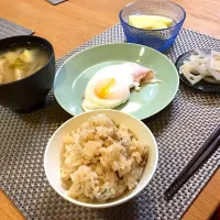 Snapdishの料理写真:朝ご飯 #ヤマモリ釜めしの素|みみりんさん