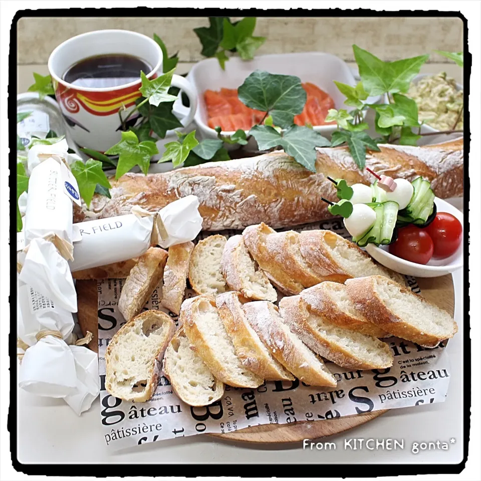 フランスパン🥖to北海道の美味しいバターde朝ごはん🍽﻿|gonta*さん