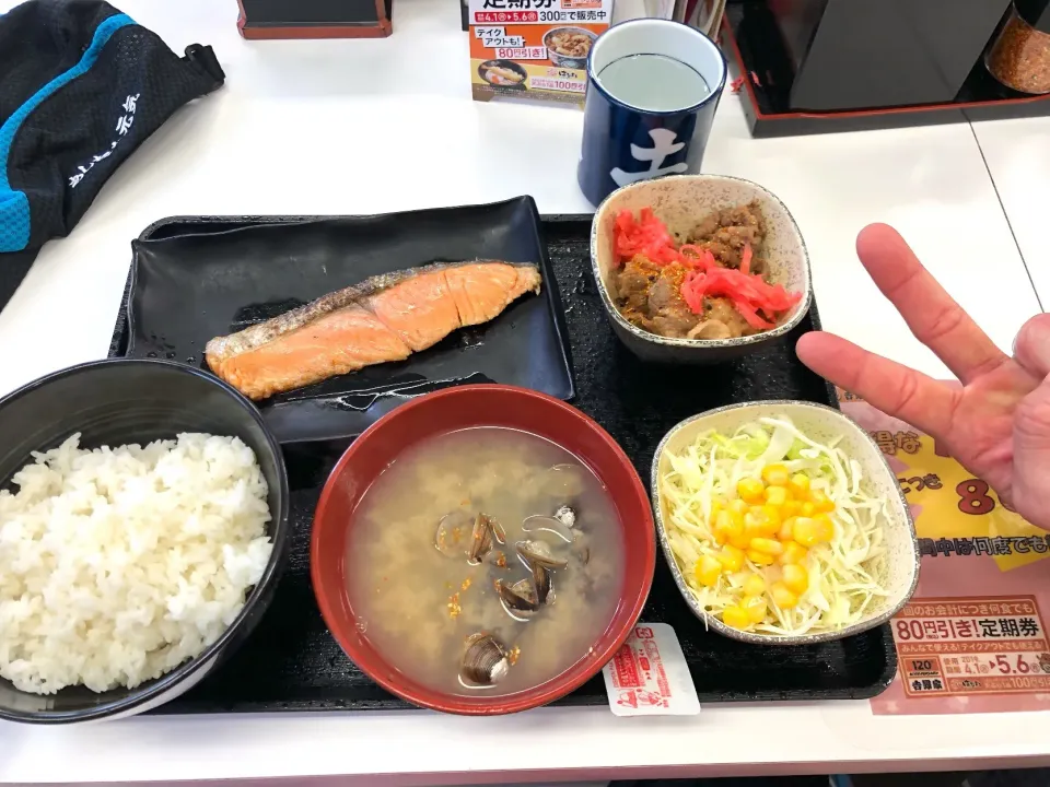 ランニング後の朝ごはん😋|すかラインさん