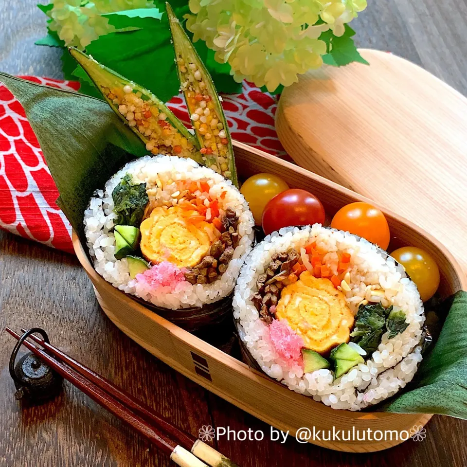 Snapdishの料理写真:ビビンパ海苔巻き弁当|kukulutomo ❁𓎪 ⡱𓎩‎𐩢𐩺𓎪 ⡱さん