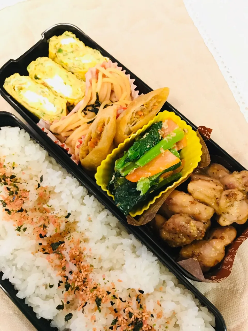 高校生のお弁当🍱今日はハニーマスタードチキン|だまさん