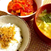 野菜のトマト煮、ちりめん山椒ご飯、白菜と大根のお味噌汁|さとこさん