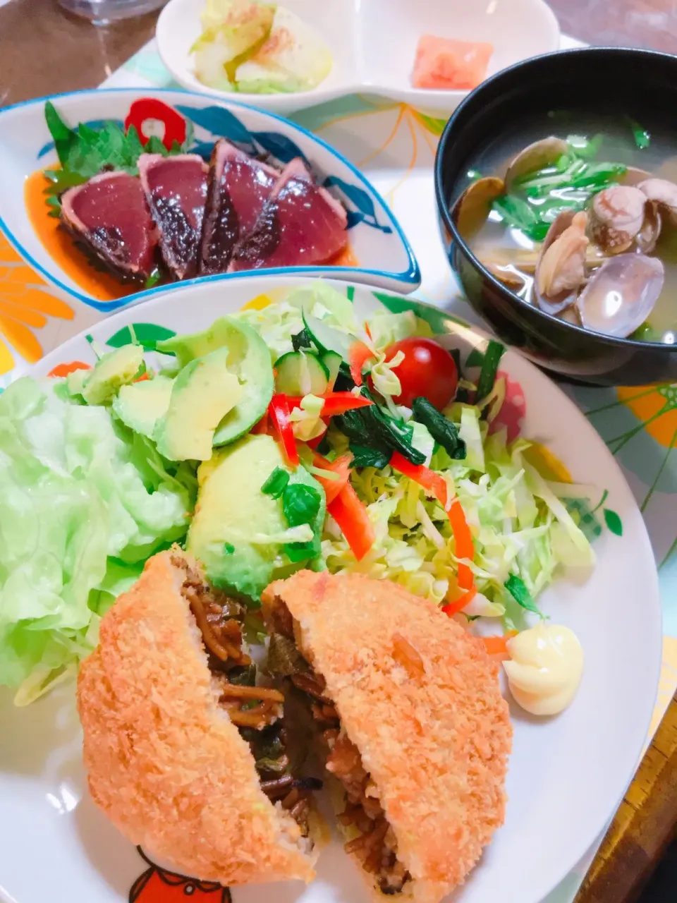 焼きそばコロッケ、あさりの味噌汁、鰹|美羽さん