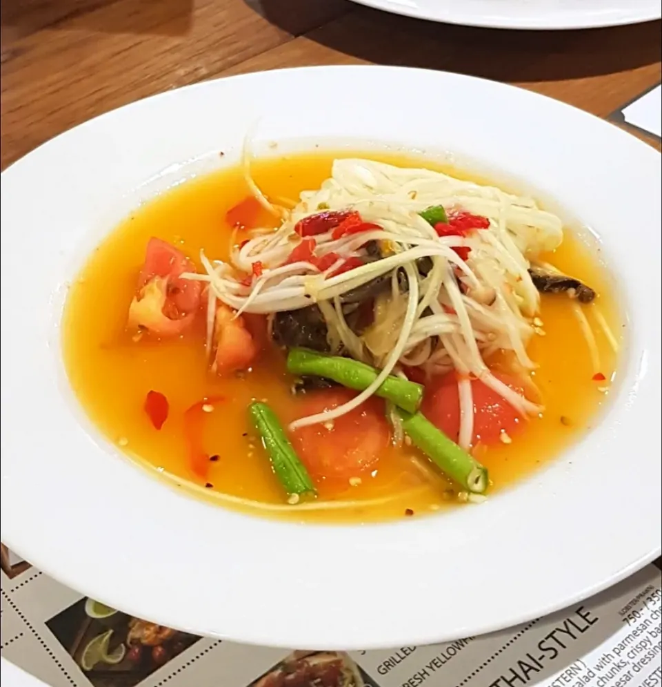 som tum pu
papaya salad with salted crab|Tommy Thuanさん