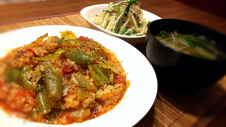 Snapdishの料理写真:ﾄﾏﾄ缶でﾘｿﾞｯﾄ～
の晩ごはん✨|kaz(*･ω･)さん