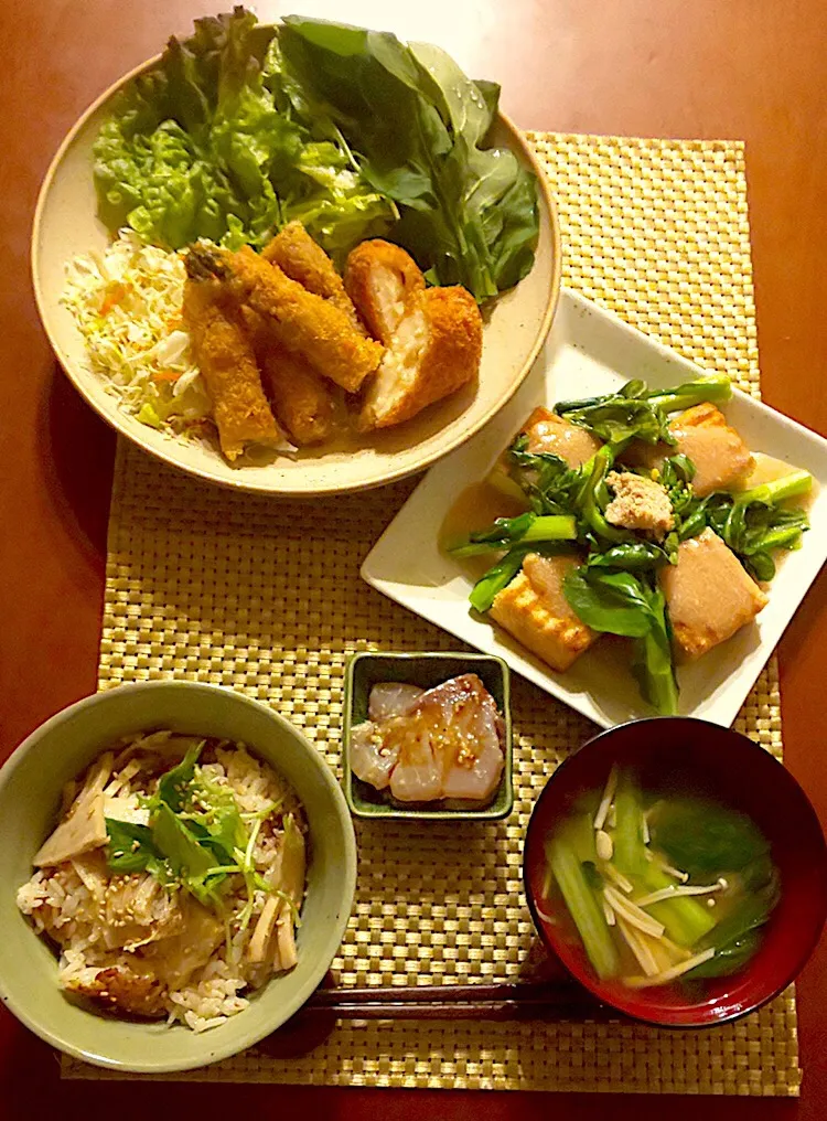 Snapdishの料理写真:Today's Dinner🍴 鰤の出汁漬け･厚揚げと青梗菜の菜花の鱈子生姜煮餡掛け･揚げたてｱｽﾊﾟﾗ肉巻きﾌﾗｲ&ｶﾆｸﾘｰﾑｺﾛｯｹ･筍ご飯･小松菜とえのきのお味噌汁|🌈Ami🍻さん