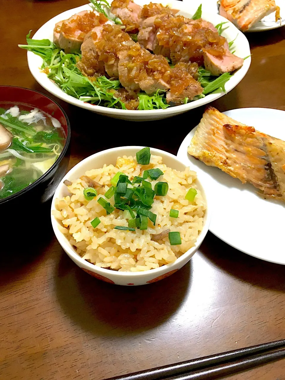 今日の夕ご飯
 #夕ご飯  #晩御飯 #ローストポーク  #鮭の西京焼き #水菜のスープ #sdさんありがとう  #ヤマモリさまありがとうございます  #ヤマモリモニター  #ヤマモリ五目釜めし  #ヤマモリ#チーム釜めし#決め手はだし炊き|こむぎさん