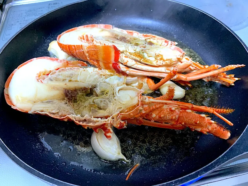 Snapdishの料理写真:Lobster garlic|yeni kartikasariさん