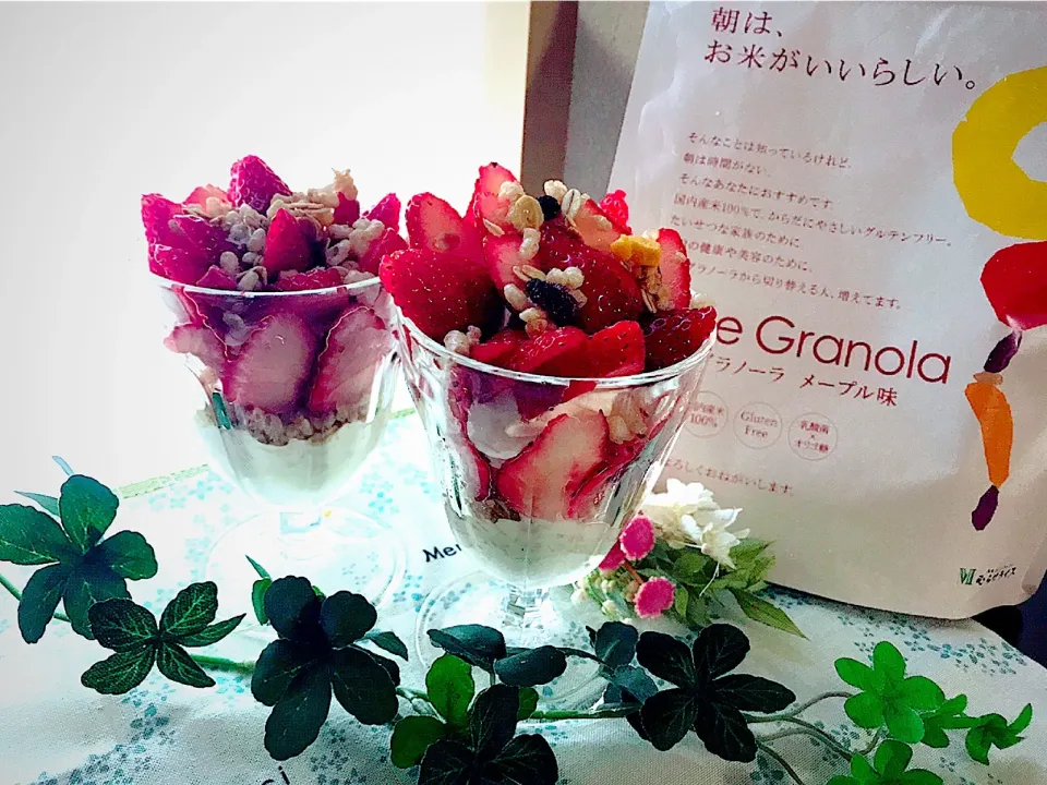 ライスグラノーラ メイプル味で、       いちごパフェ🍓|ちゃんちさん