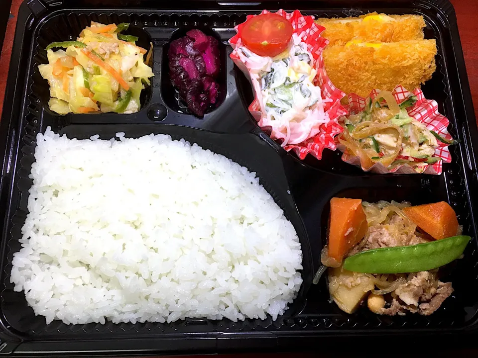 Snapdishの料理写真:野菜たっぷり豚肉生姜焼き 日替わり弁当 宅配ランチ 豊川市配達|Naokazu Kuritaさん