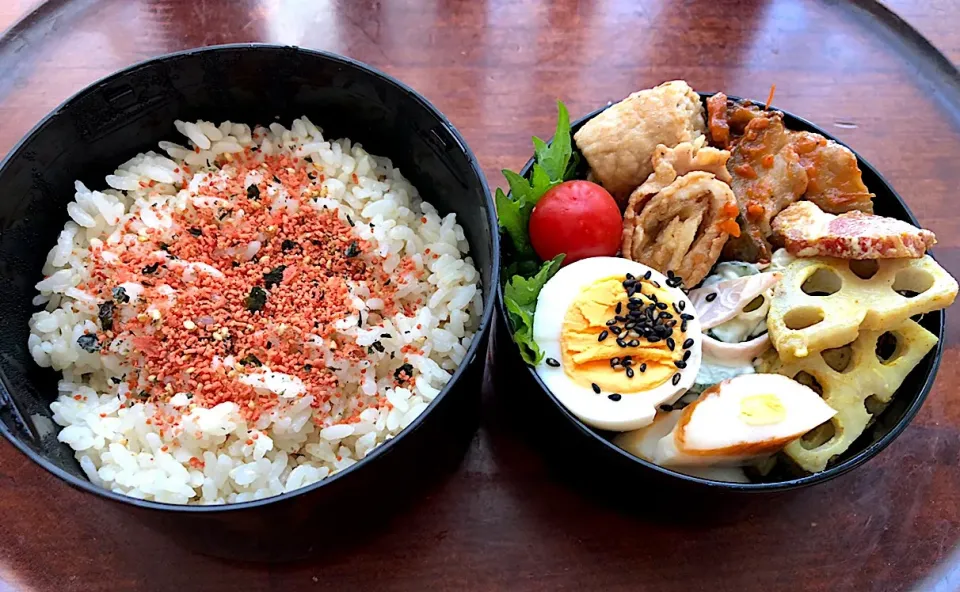 4月16日本日も息子弁当🍱🍙新玉ねぎの豚肉巻き巻き🥓 #息子弁当  #サーモスランチジャー  #macaroni  #snapdish  #新玉ねぎ  #豚肉  #蓮根 #ナストマト🍅#札幌 #中島公園|Yukie  Toriseさん