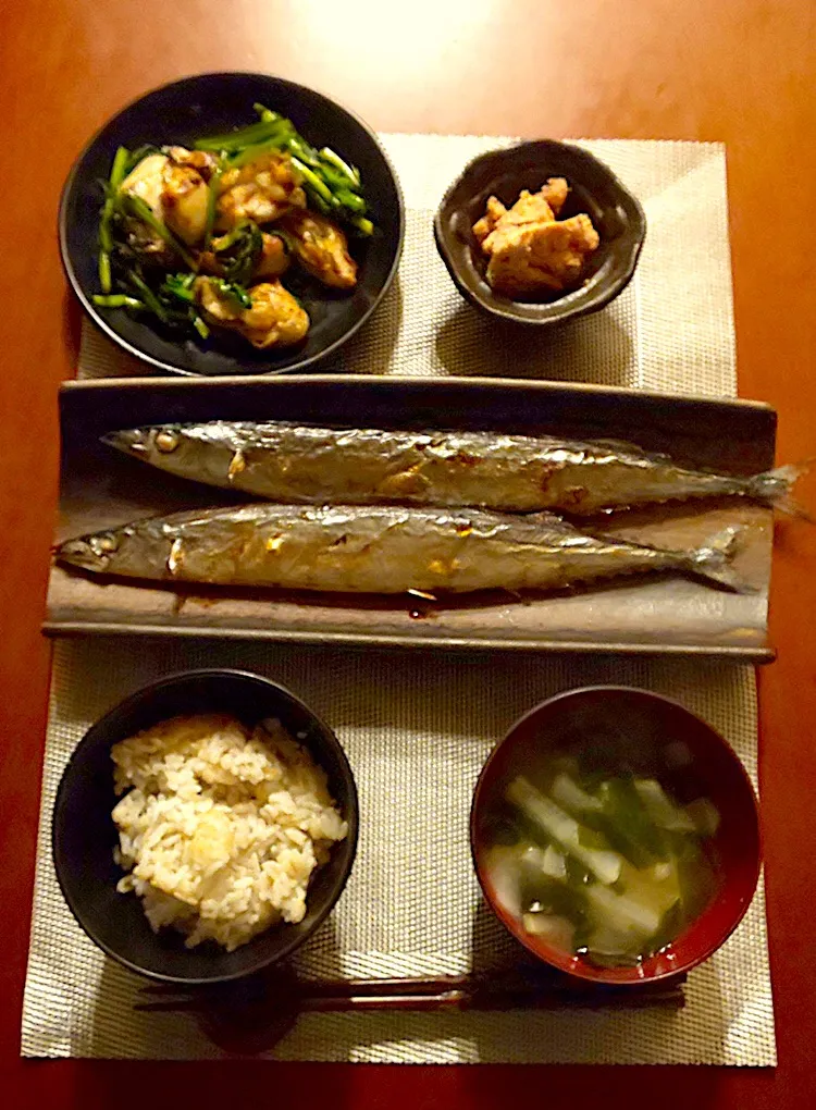 Today's Dinner🍴鱈子の生姜煮･牡蠣とほうれん草のﾊﾞﾀｰｿﾃｰ･秋刀魚の塩焼き･もち麦飯･わかめと大根のお味噌汁|🌈Ami🍻さん