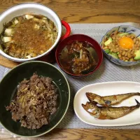 Snapdishの料理写真:なめこの煮奴・白菜とわかめのお味噌汁・アボキムチ納豆・ハタハタ干物・笠原流牛のしぐれ煮|美也子さん