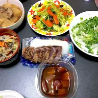 カツオの刺身
イカの刺身
マグロの漬け
春雨サラダ
豆苗野菜炒め
カイワレサラダ|Shintarou  Nishimuraさん