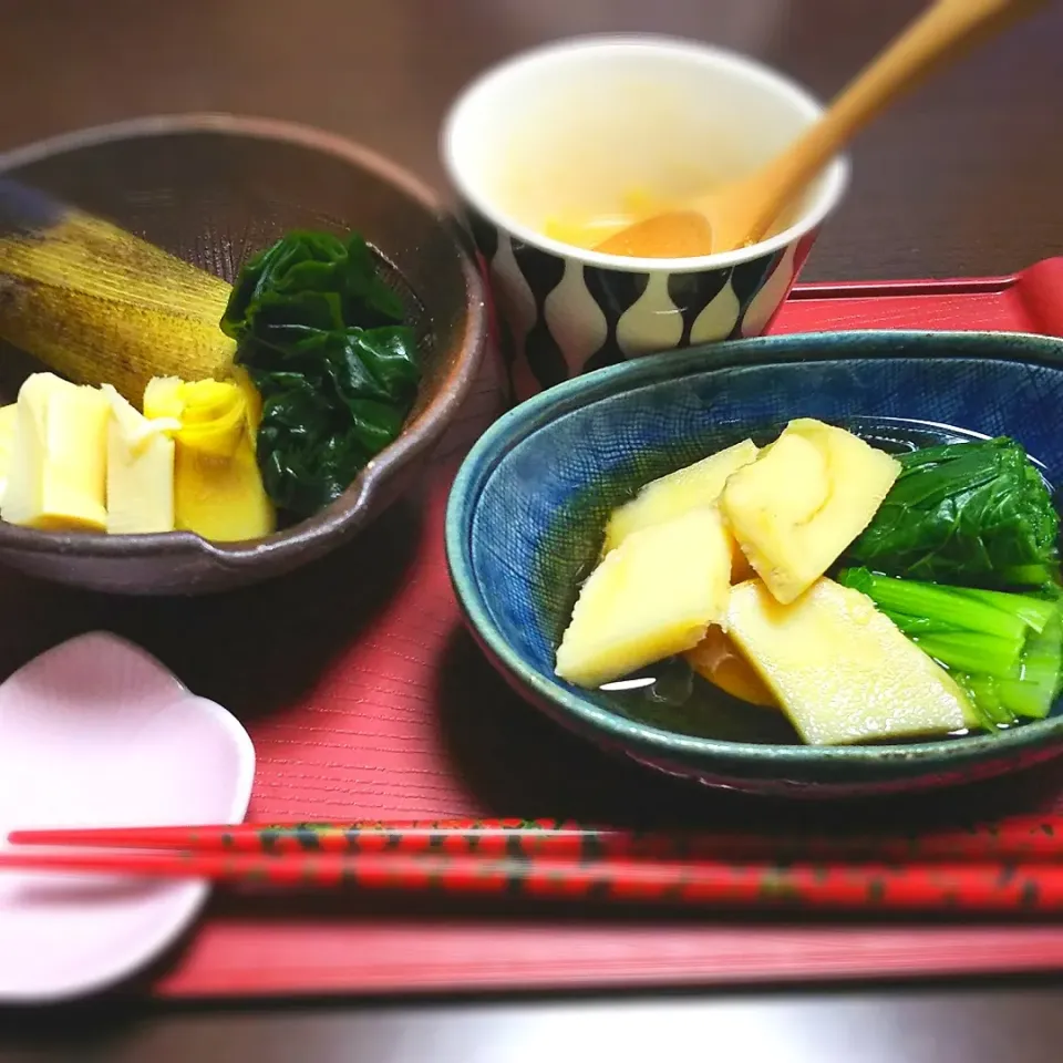 旬のタケノコと淡路島のワカメで酢味噌あえ。|ぴっぴさん