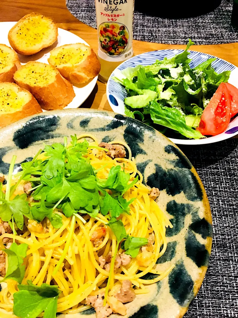 夜ごはん✨豚肉と海老のペペロンチーノ|ミッチ☆ママさん