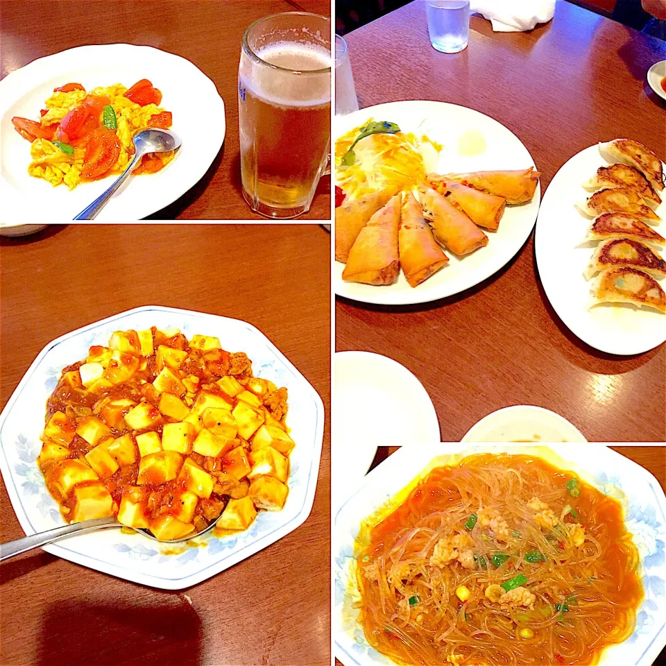 Snapdishの料理写真:ビールセットの餃子と、麻婆豆腐の他に
トマトと玉子の炒めもの、春巻き、麻婆春雨
を頼んで、晩ごはんです。

整形外科の先生にも、痛くない程度で
自分で制御すれば、特に、やってはいけない運動はないとの事だったので、
マシンも使い、足の筋肉強化のために、
たくさん運動をしました。
頑張り過ぎない様に言われても、
つい、頑張|yakinasuさん