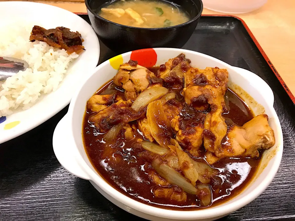 ごろごろチキン煮込みカレー|マハロ菊池さん