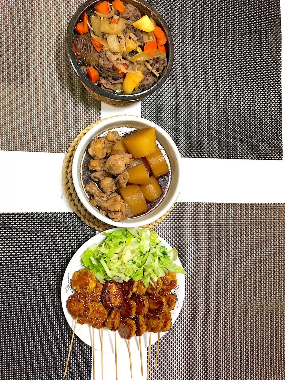 Snapdishの料理写真:肉じゃが。大根と鶏手羽先の煮物&つくね🍻|Airene Cailoさん