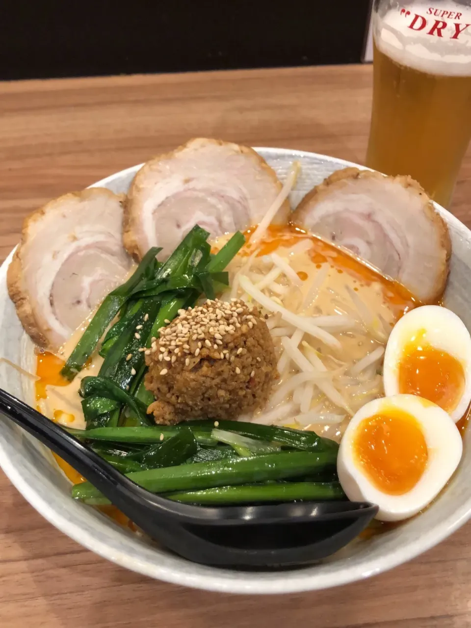 ニラが美味い担々麺  味玉  チャーシュー|rockiさん