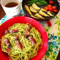 Snapdishの料理写真:蕗の薹のジェノベーゼとホタルイカのパスタ、春野菜グリル  #おいしい低タンパクごはん  #腎臓に優しい生活|Ryoko Takeiさん