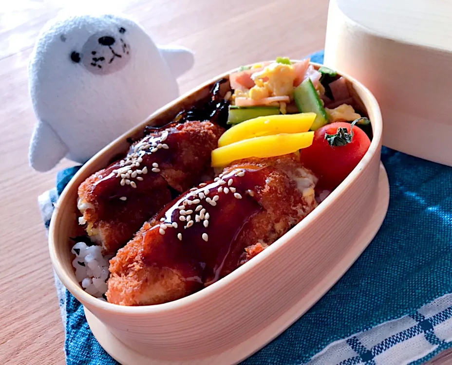 Snapdishの料理写真:ささみチーズカツ弁当🍙💓
アスパラベーコン🥓も焼いて、
朝から揚げ物は大変やけど
旦那さんが喜ぶと嬉しい〜☺️💓|おーやんさん