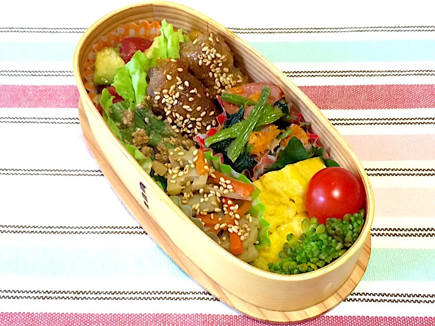 Snapdishの料理写真:#旦那弁当  #パパ弁当  #曲げわっぱ弁当  #曲げわっぱ  #豚バラ肉のしそチーズ巻き  #ほうれん草とベーコンのバターソテー|ゆぴさん