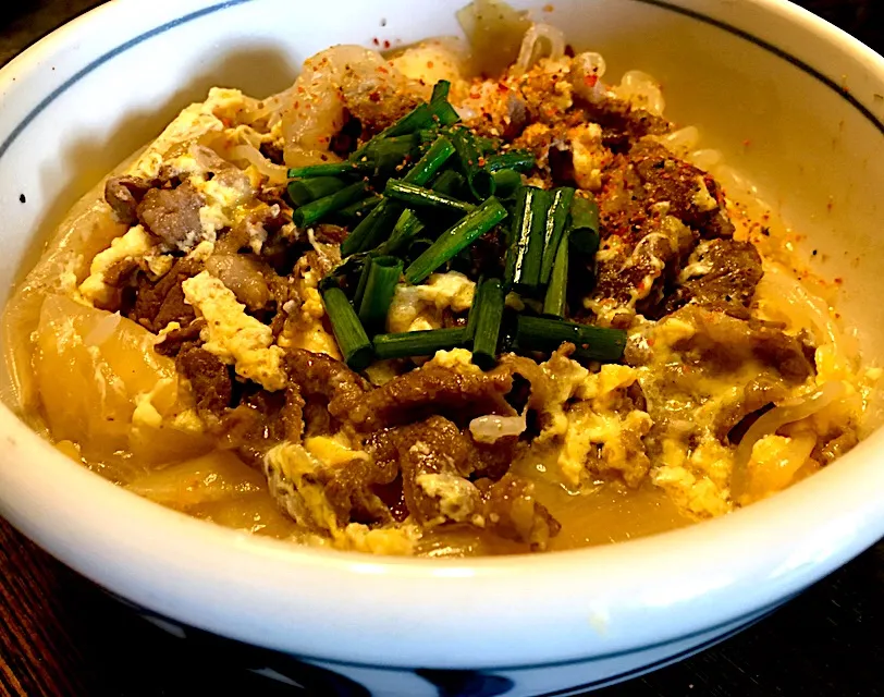 牛丼
・昨夜の残り牛肉
・砥部焼丼鉢
・丼好き男のランチ|mottomoさん