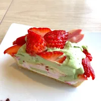 お店Food♡いちごと桜のケーキ♪|cake0726さん