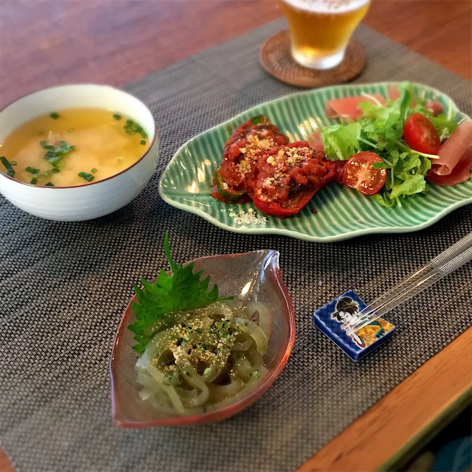 ピーマンの肉詰めトマト煮込み
生ハムサラダ
おきうと
味噌汁|𓇼 Ⓢ Ⓗ Ⓘ Ⓝ Ⓞ Ⓑ Ⓤ 𓇼さん