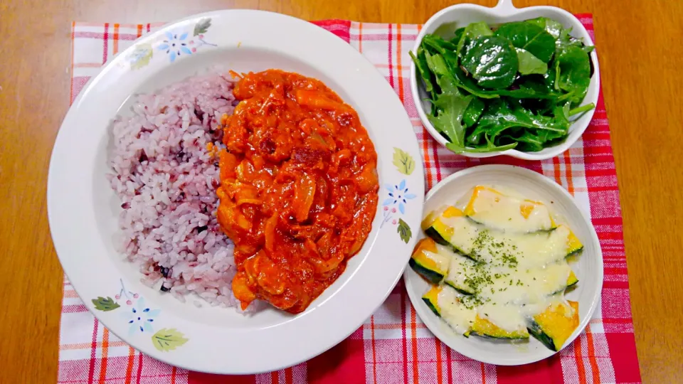 ４月８日　バターチキンカレー　サラダ　かぼちゃのマヨチーズ焼き|いもこ。さん