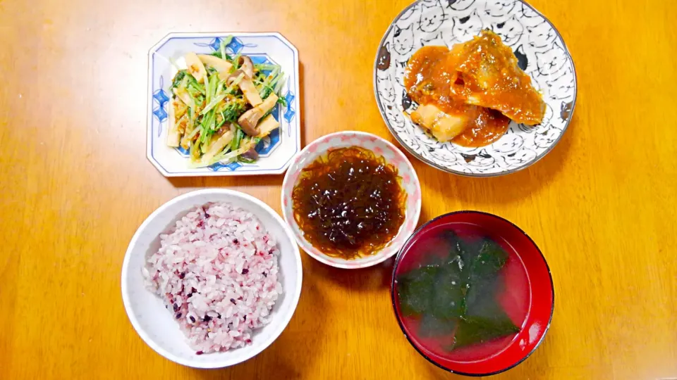 ４月９日　鯖の味噌煮　水菜と油揚げのおひたし　もずく　わかめスープ|いもこ。さん