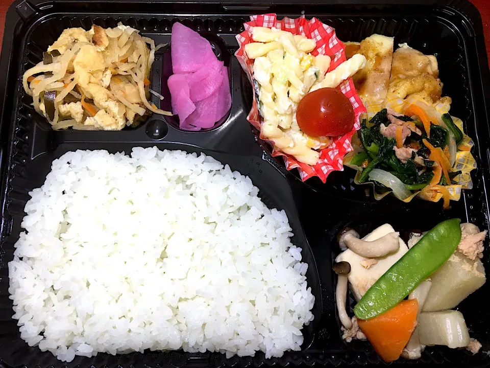 Snapdishの料理写真:チキンステーキ 日替わり弁当 宅配ランチ 豊川市配達|Naokazu Kuritaさん