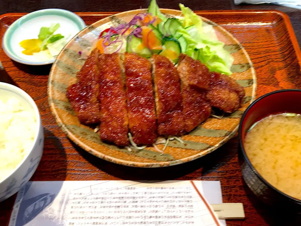 Snapdishの料理写真:小布施 味郷のロース定食|Hiroyuki Hiraokaさん