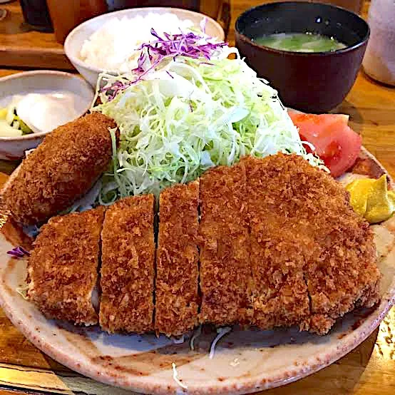 Snapdishの料理写真:ヒレカツ定食|ぶりっとさん