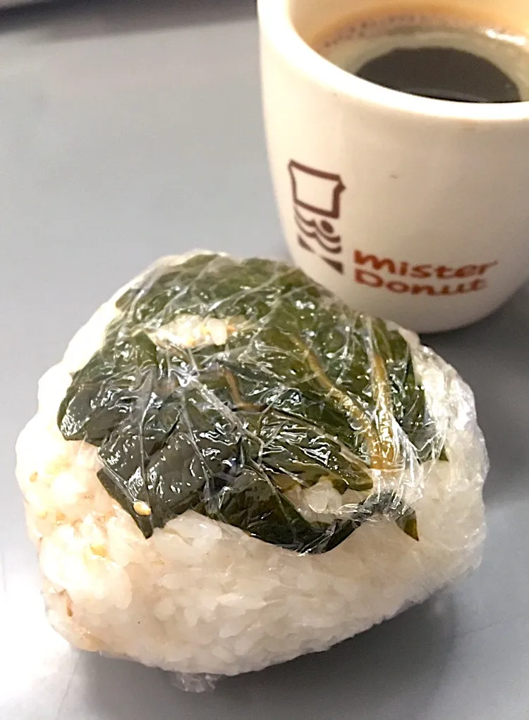 朝ごはん☀️☀️🔆８日目
野沢菜おにぎり🍙とコーヒー☕|ぽんたさん