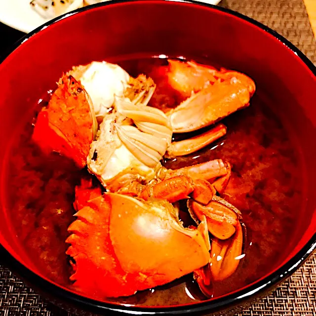 モガニのお味噌汁
生きていたカニ🦀蟹のいい出汁が出て味噌汁がうまい
#カニ汁
#モガニ
#蟹の味噌汁|あお♡あおさん